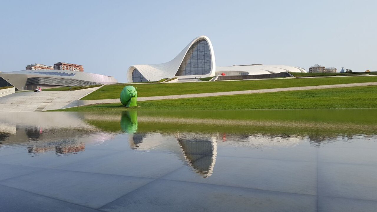 Photograph of Heydar Aliyev Centre, Baku